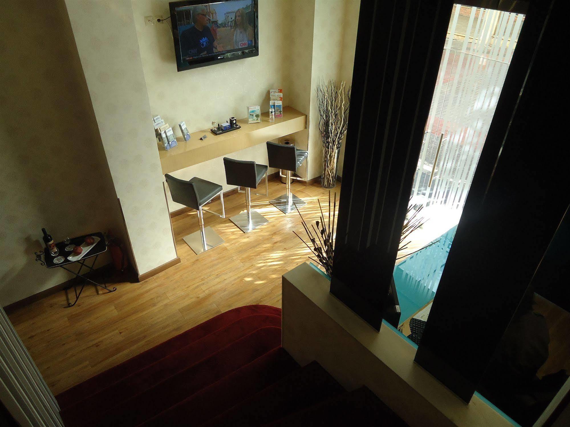 Cosmopolit Hotel Athens Ngoại thất bức ảnh