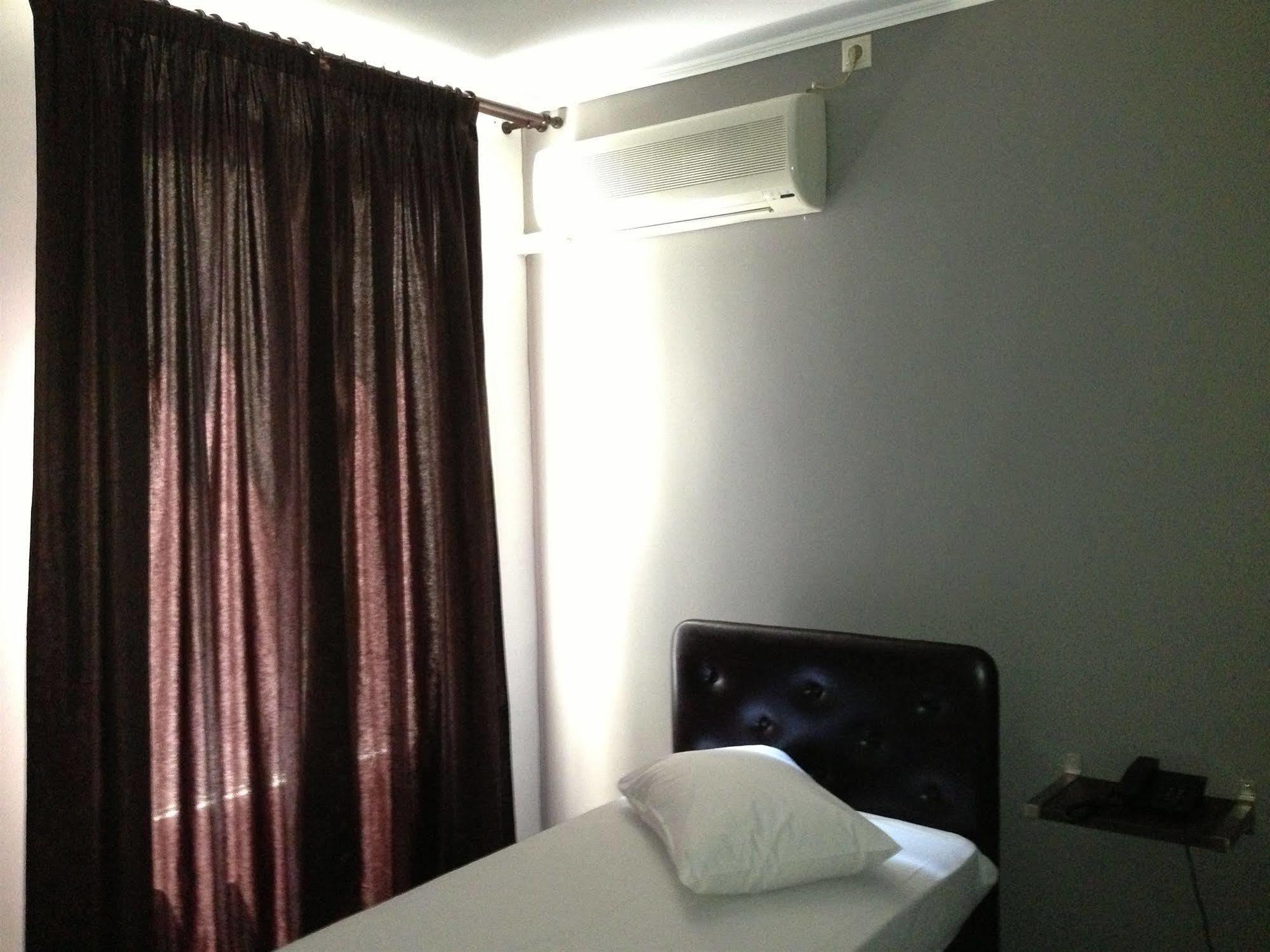 Cosmopolit Hotel Athens Ngoại thất bức ảnh