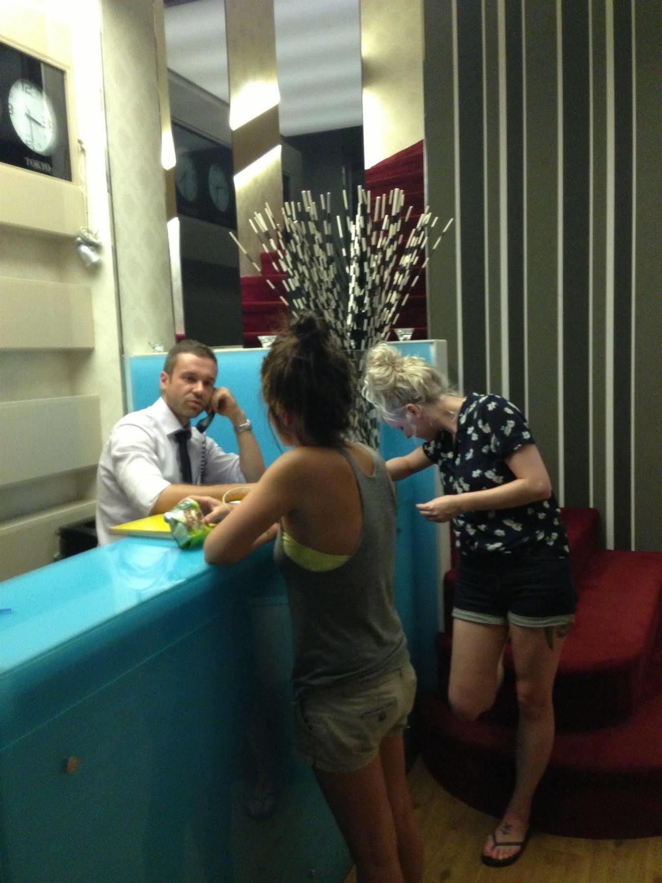 Cosmopolit Hotel Athens Ngoại thất bức ảnh